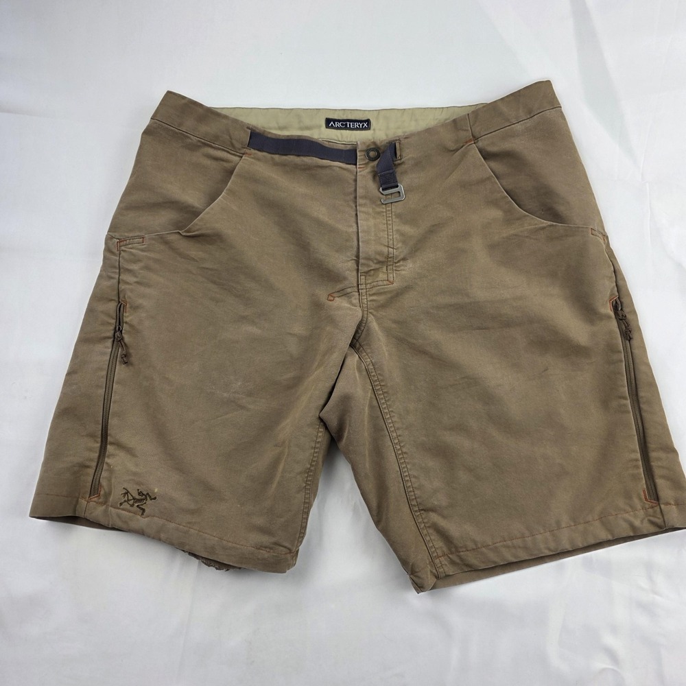 Arc'teryx Shorts Mens 36 Beige 11 Inseam Chino Hiking Adjustable Waist Outdoor